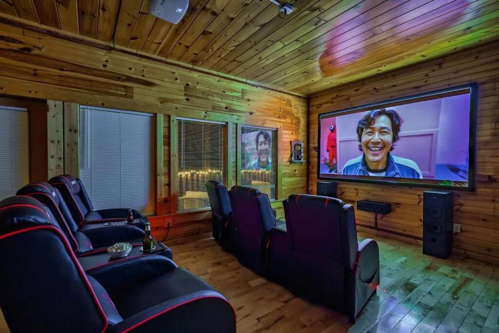 Stunning Mountain Cabin W Hot Tub Gatlinburg Exteriör bild