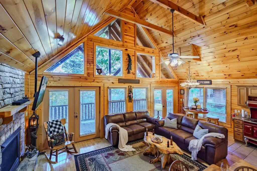 Stunning Mountain Cabin W Hot Tub Gatlinburg Exteriör bild