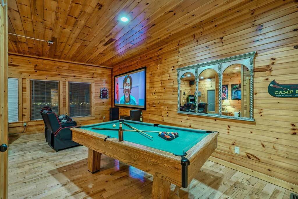 Stunning Mountain Cabin W Hot Tub Gatlinburg Exteriör bild