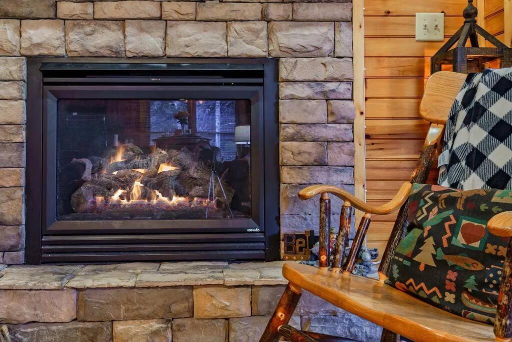 Stunning Mountain Cabin W Hot Tub Gatlinburg Exteriör bild