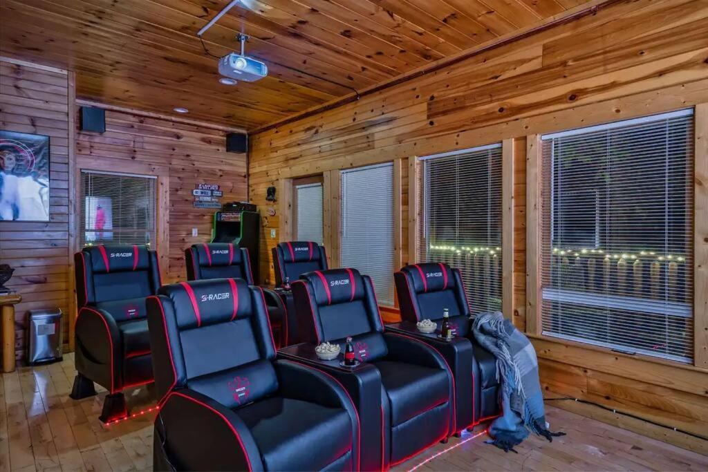 Stunning Mountain Cabin W Hot Tub Gatlinburg Exteriör bild