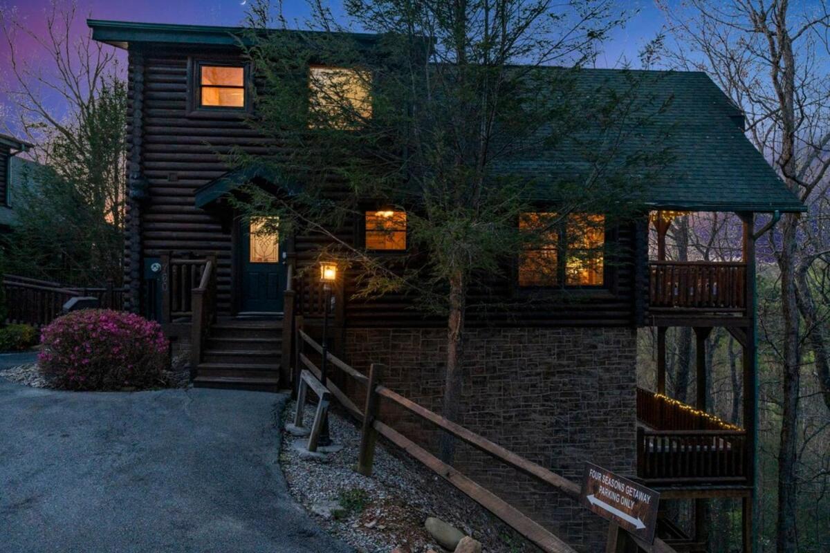 Stunning Mountain Cabin W Hot Tub Gatlinburg Exteriör bild