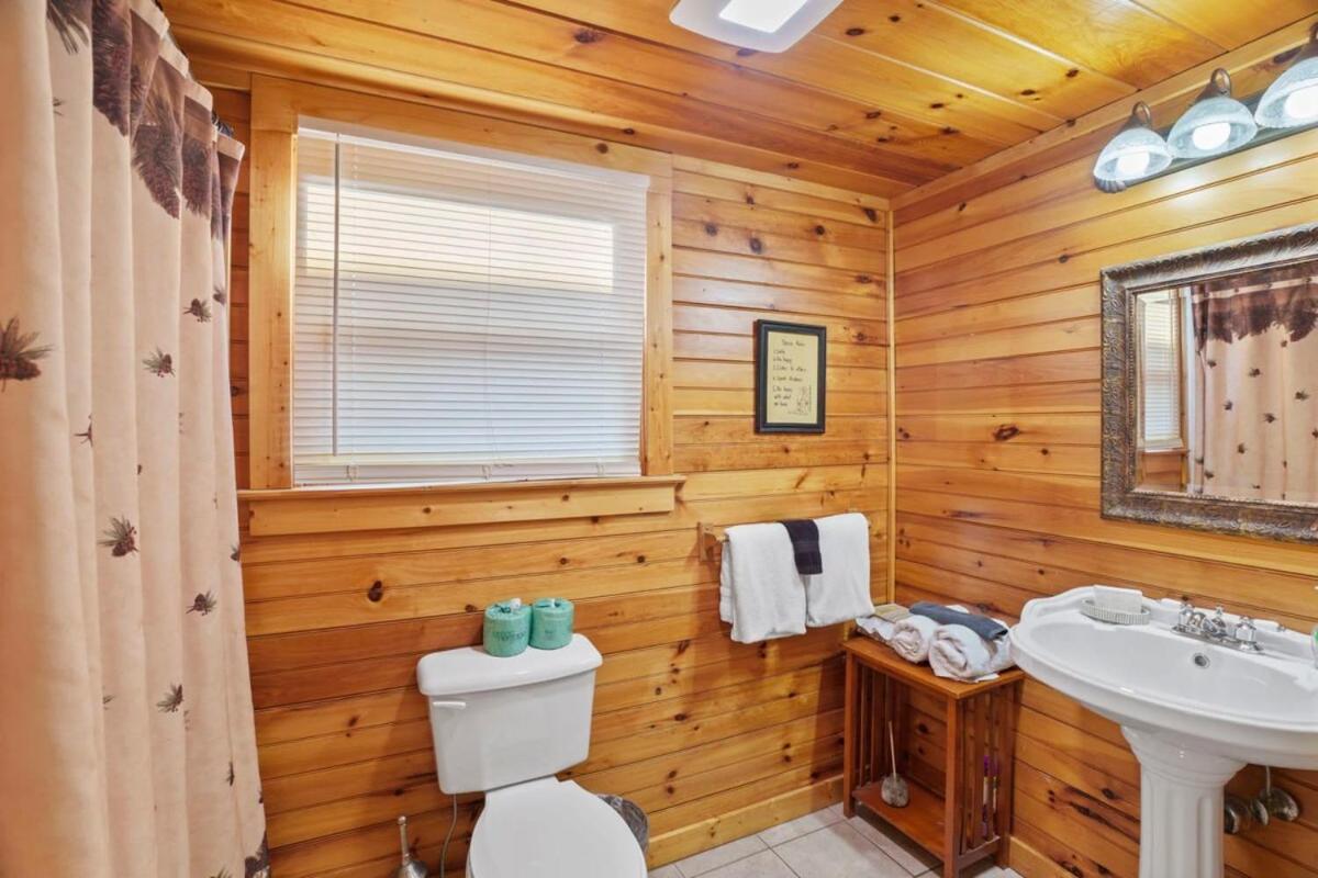 Stunning Mountain Cabin W Hot Tub Gatlinburg Exteriör bild