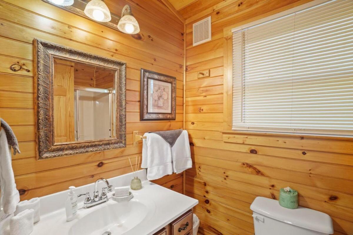 Stunning Mountain Cabin W Hot Tub Gatlinburg Exteriör bild