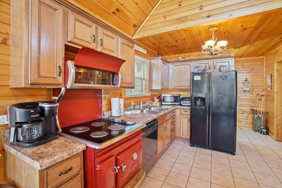 Stunning Mountain Cabin W Hot Tub Gatlinburg Exteriör bild