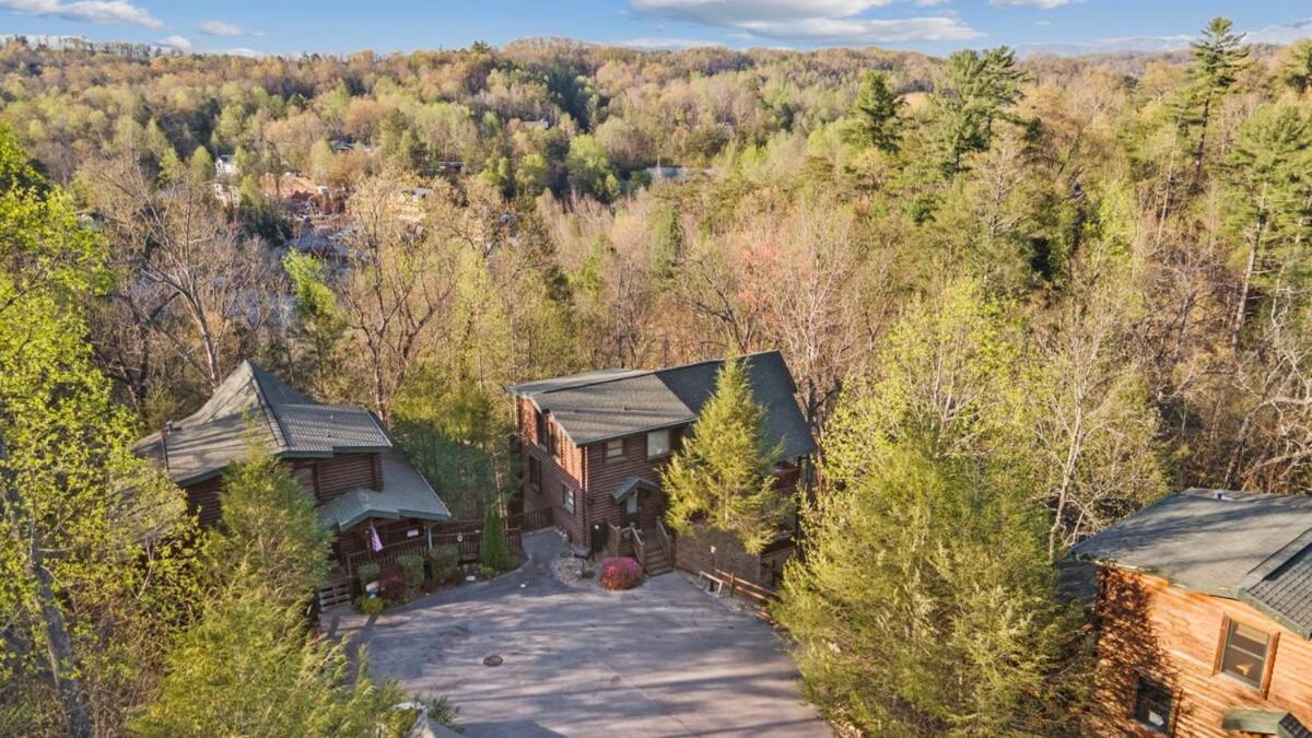 Stunning Mountain Cabin W Hot Tub Gatlinburg Exteriör bild