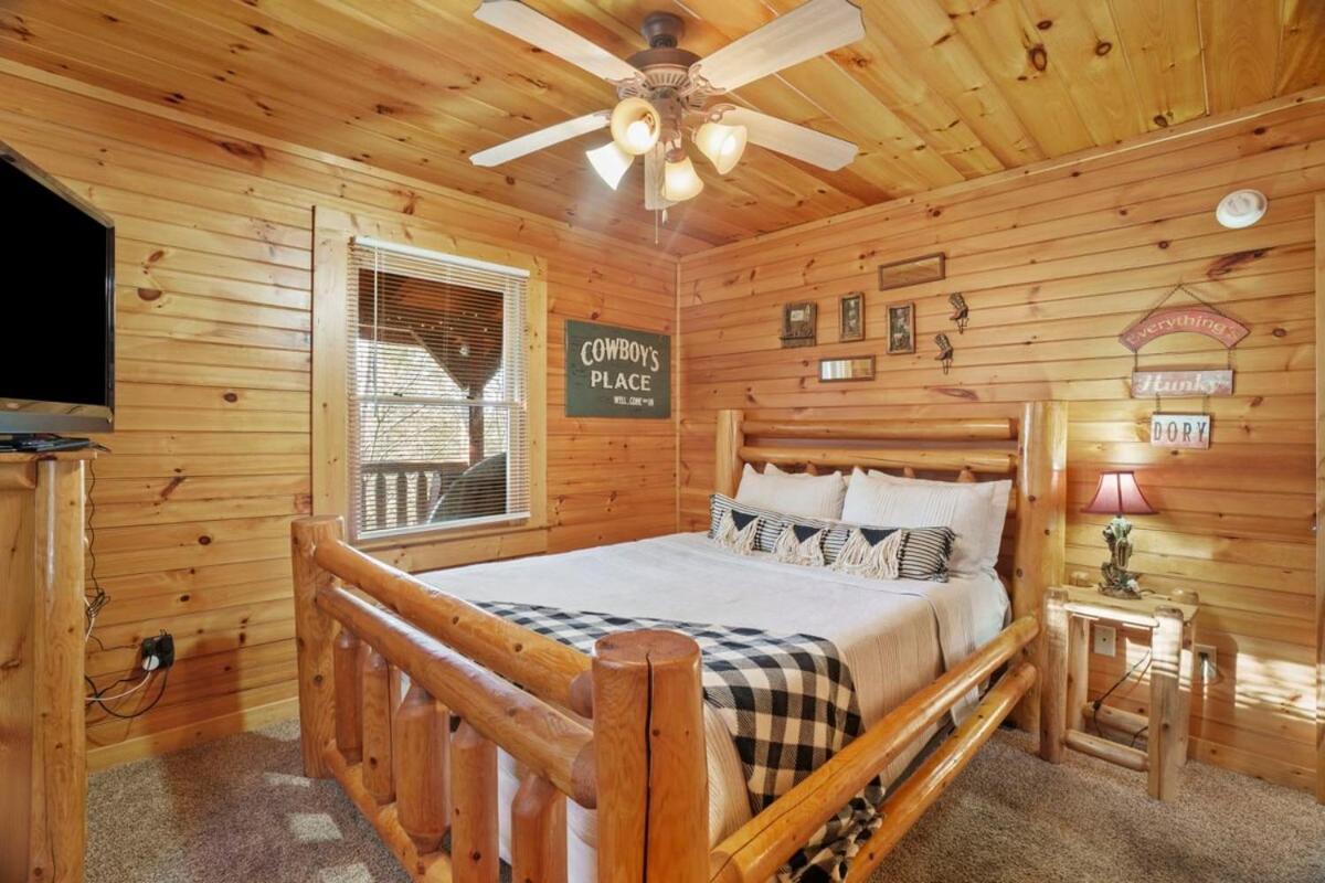Stunning Mountain Cabin W Hot Tub Gatlinburg Exteriör bild