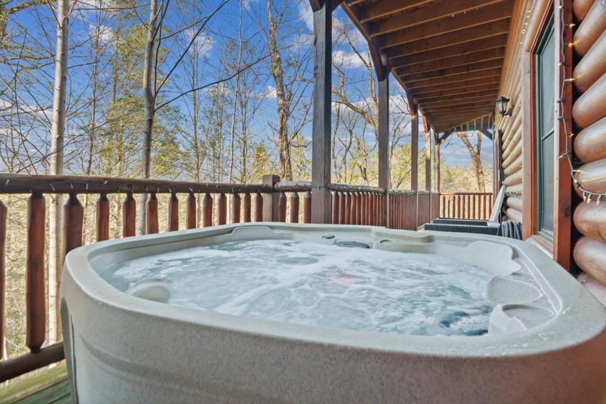 Stunning Mountain Cabin W Hot Tub Gatlinburg Exteriör bild