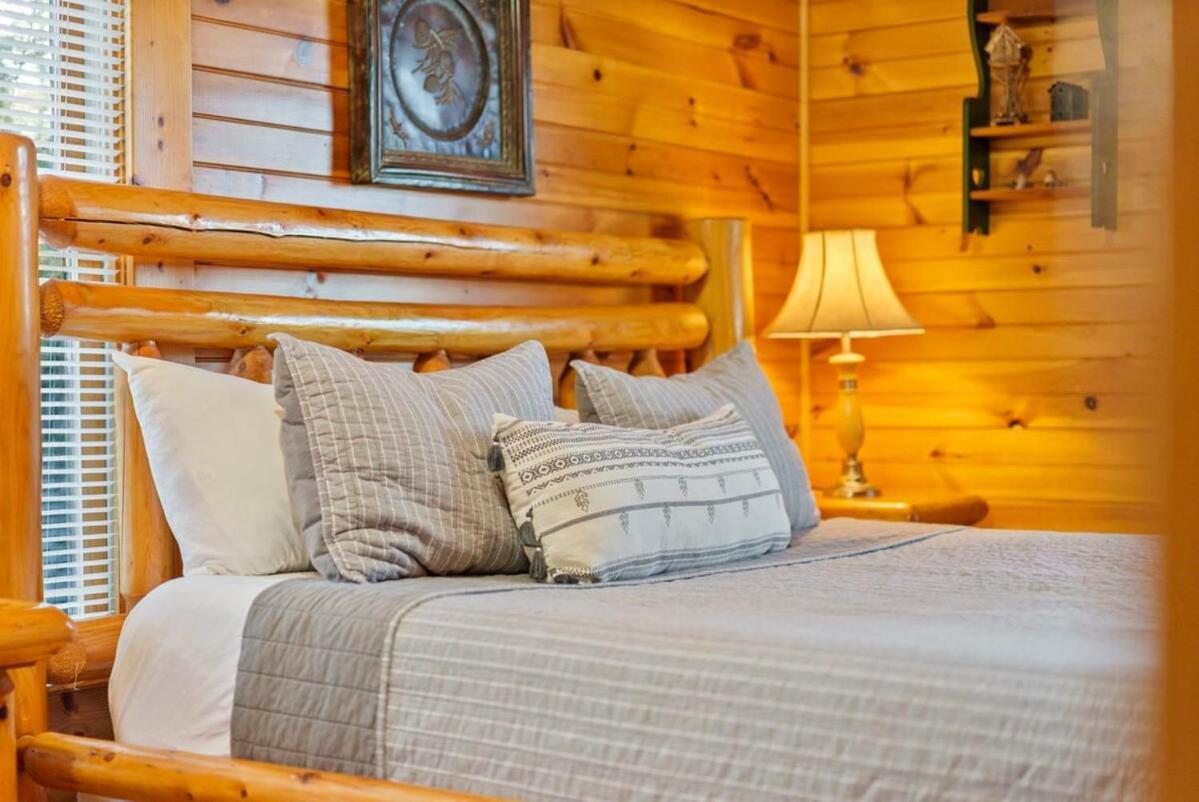 Stunning Mountain Cabin W Hot Tub Gatlinburg Exteriör bild