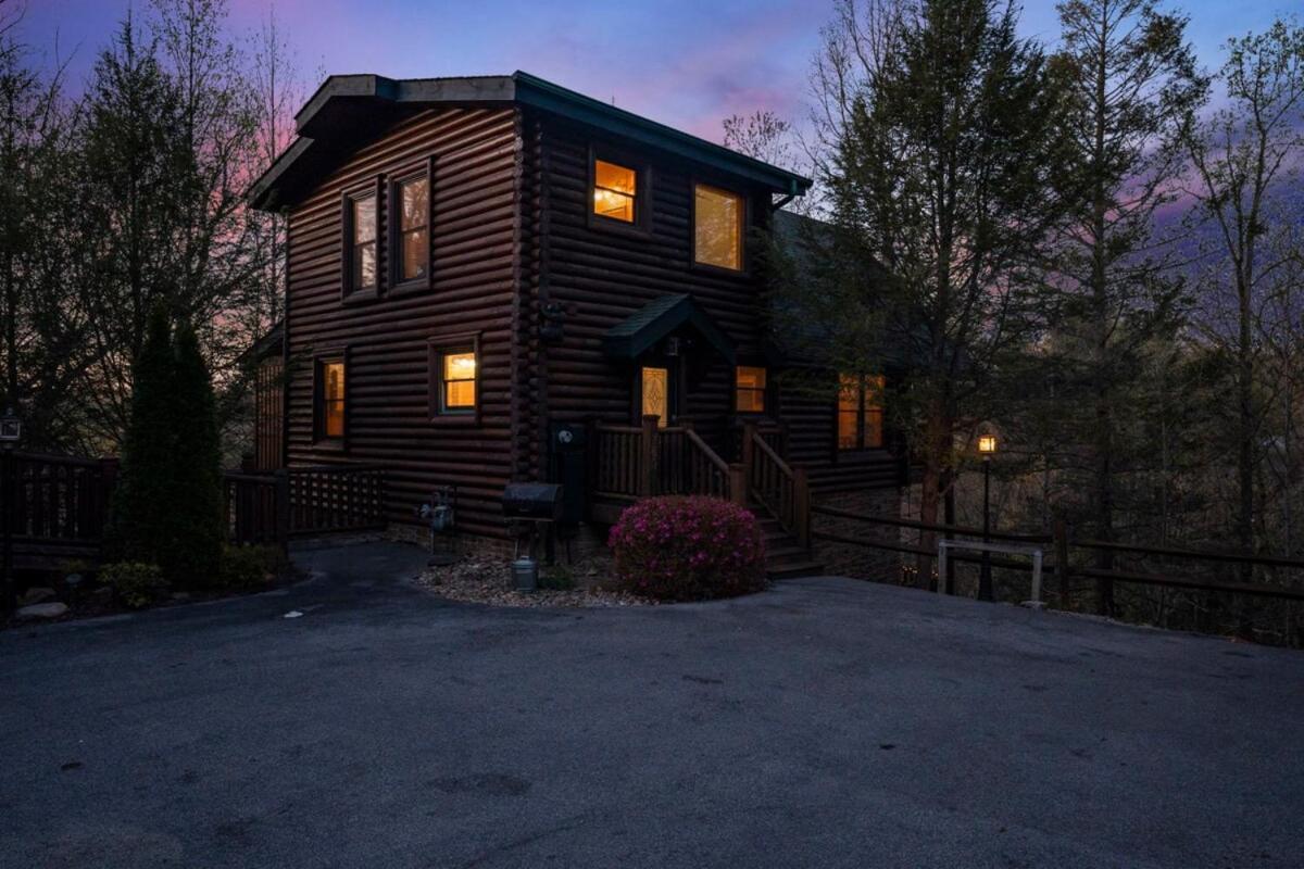 Stunning Mountain Cabin W Hot Tub Gatlinburg Exteriör bild
