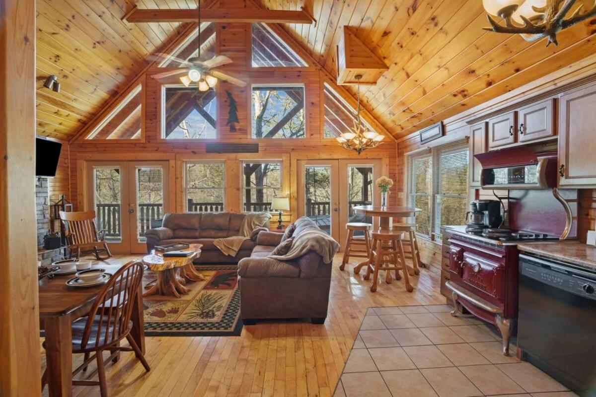 Stunning Mountain Cabin W Hot Tub Gatlinburg Exteriör bild
